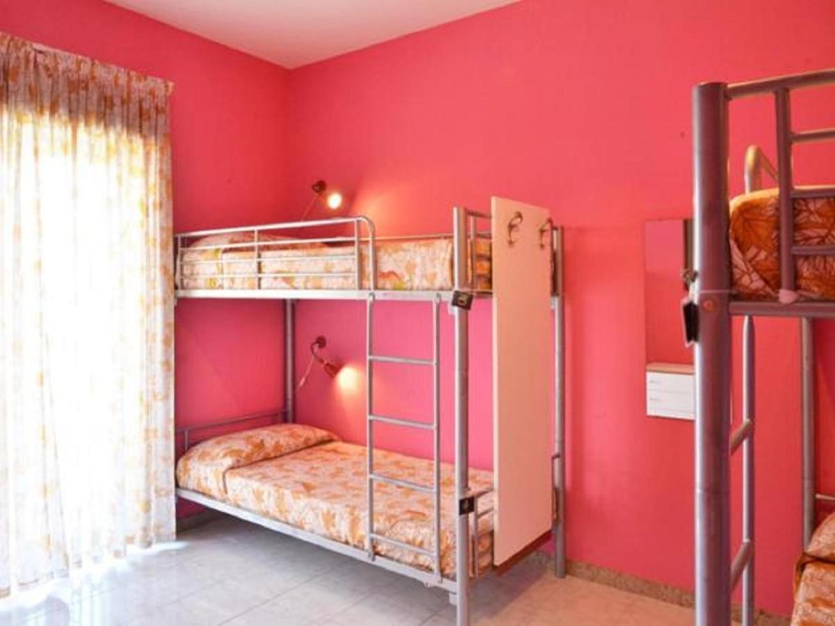 Gianni House Backpackers Hostel Джардіні-Наксос Екстер'єр фото
