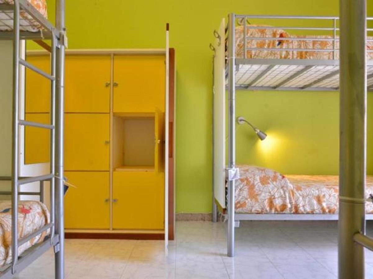 Gianni House Backpackers Hostel Джардіні-Наксос Екстер'єр фото