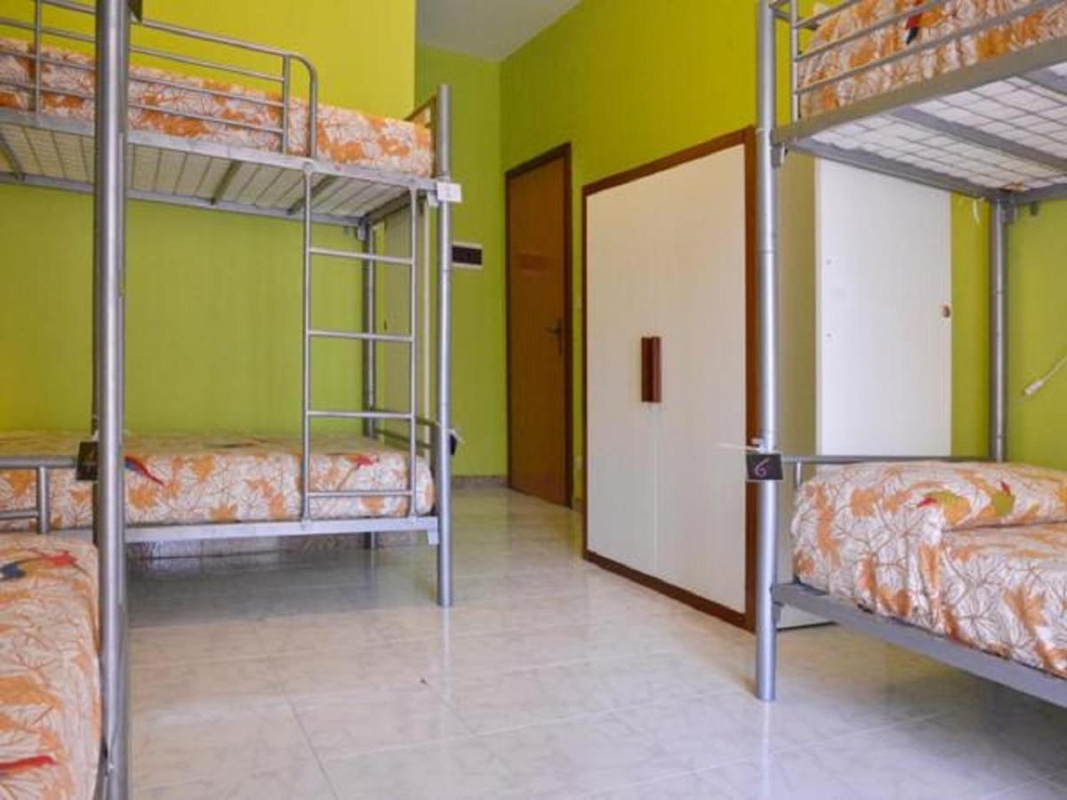 Gianni House Backpackers Hostel Джардіні-Наксос Екстер'єр фото