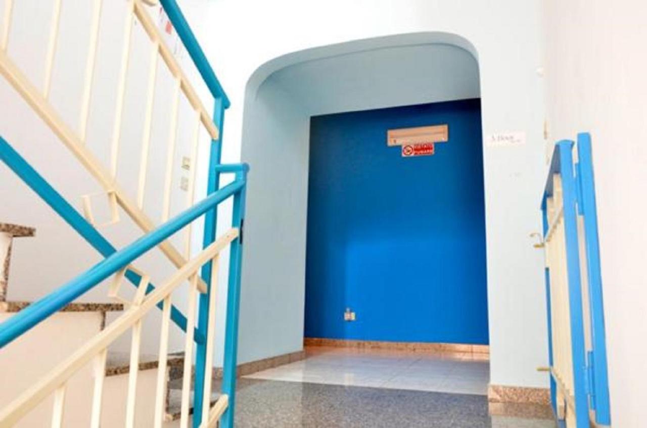 Gianni House Backpackers Hostel Джардіні-Наксос Екстер'єр фото
