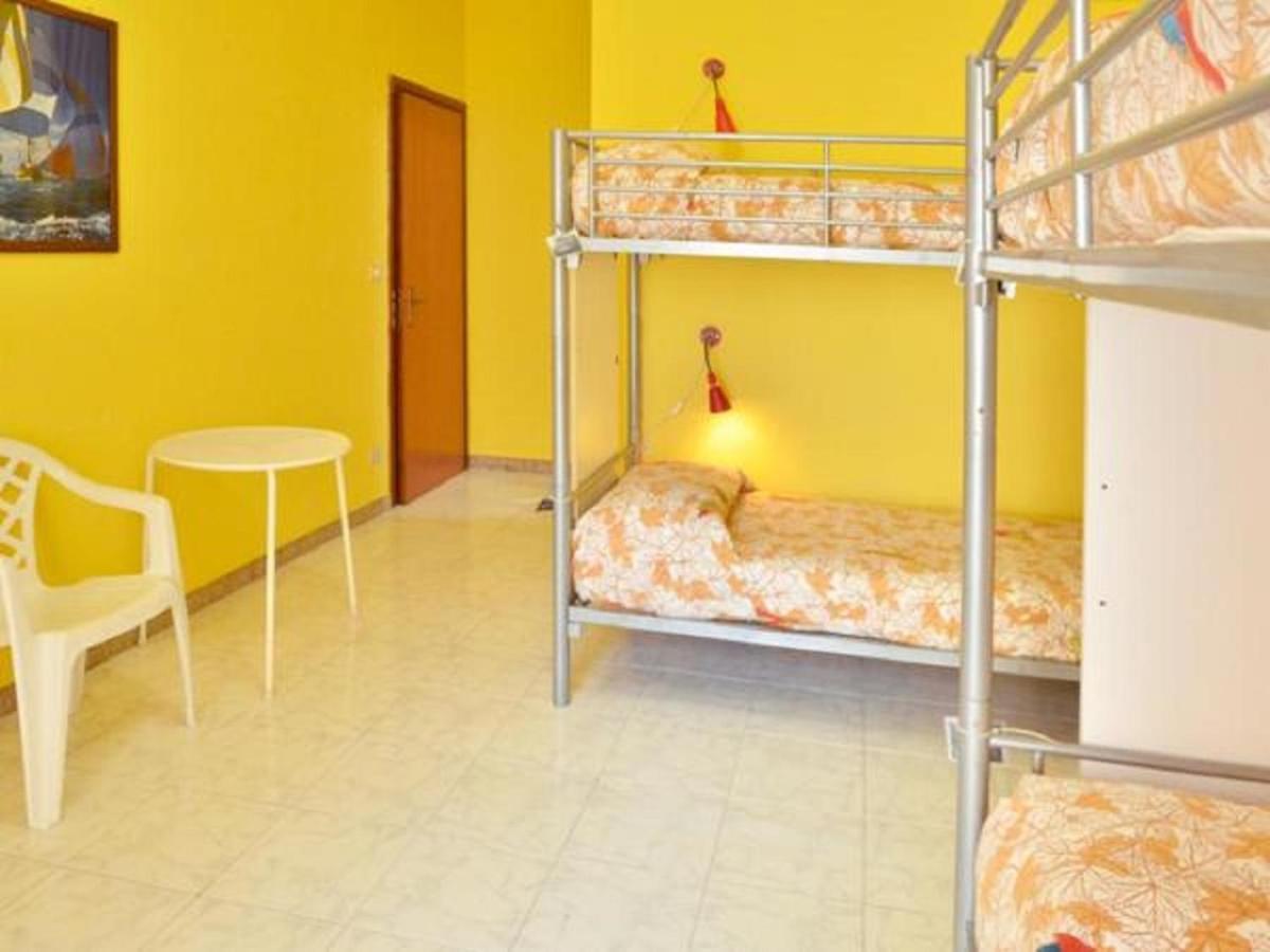 Gianni House Backpackers Hostel Джардіні-Наксос Екстер'єр фото