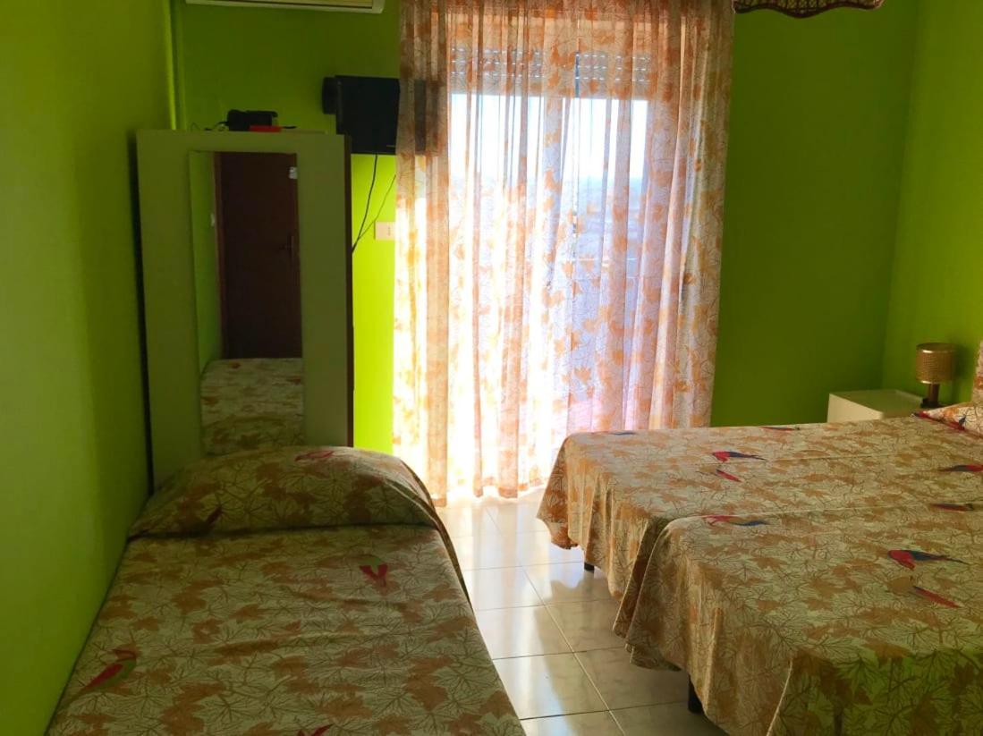 Gianni House Backpackers Hostel Джардіні-Наксос Екстер'єр фото